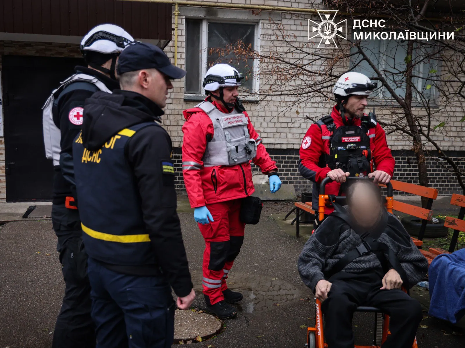 Евакуація мешканців дев'ятиповерхівки Евакуація мешканців дев'ятиповерхівки