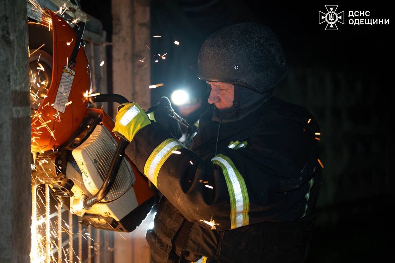 Рятувальники на місці прильоту