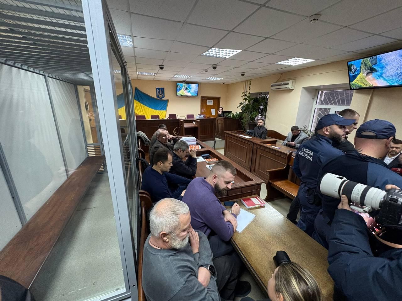 Звернення Коломойського до нації під час суду не відбудеться: зламався автозак 1