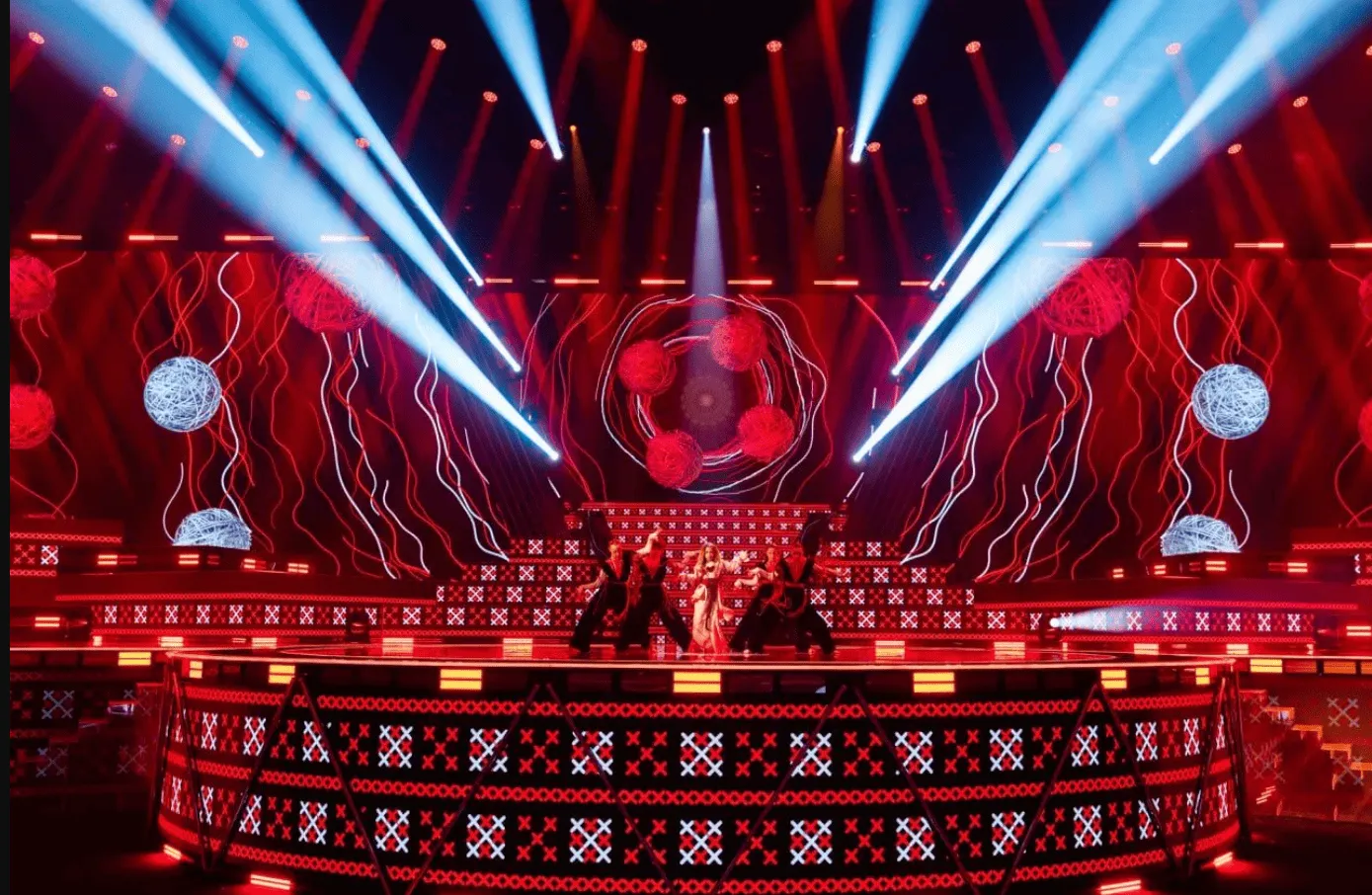 Украина уже поразила своим шоу еврофанов