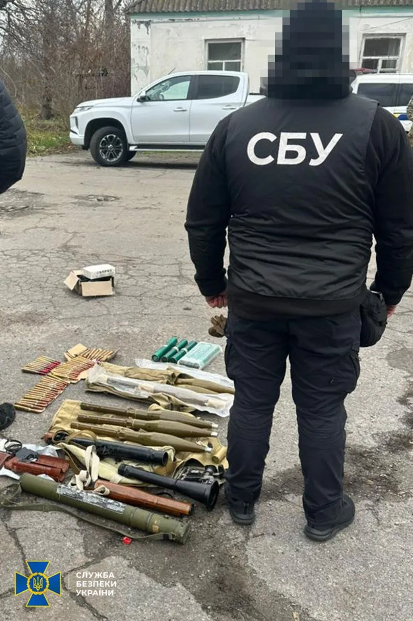 Продавали трофейну зброю: затримано 9 осіб, які незаконно торгували засобами ураження 2