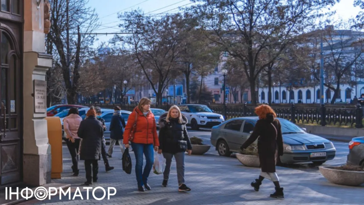 Нужно ли платить ЕСВ украинцам, работающим за границей, объяснила Налоговая служба