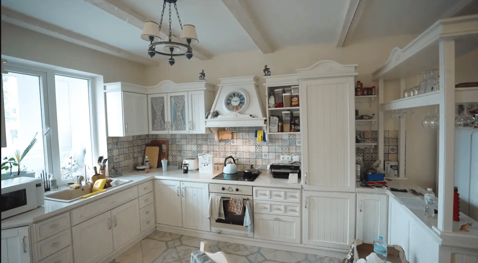 Кухня в квартире Тополя после ремонта Кухня в квартире Тополя после ремонта