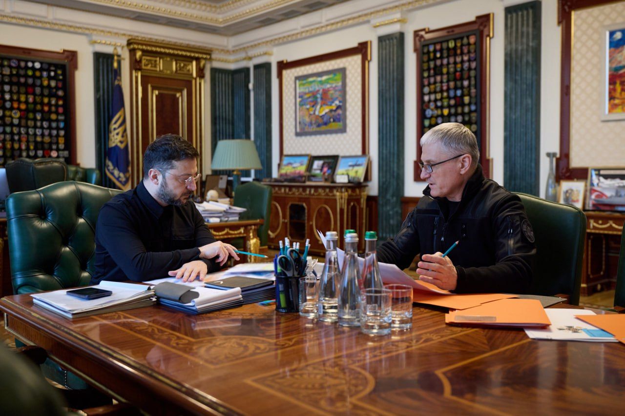 Зеленський з Іващенком. Фото: Офіс президента Зеленський з Іващенком. Фото: Офіс президента