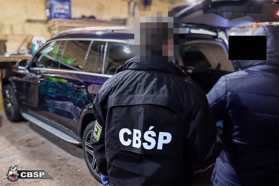 В Польше разоблачили масштабную схему по легализации мигрантов за деньги: среди задержанных есть украинец 2