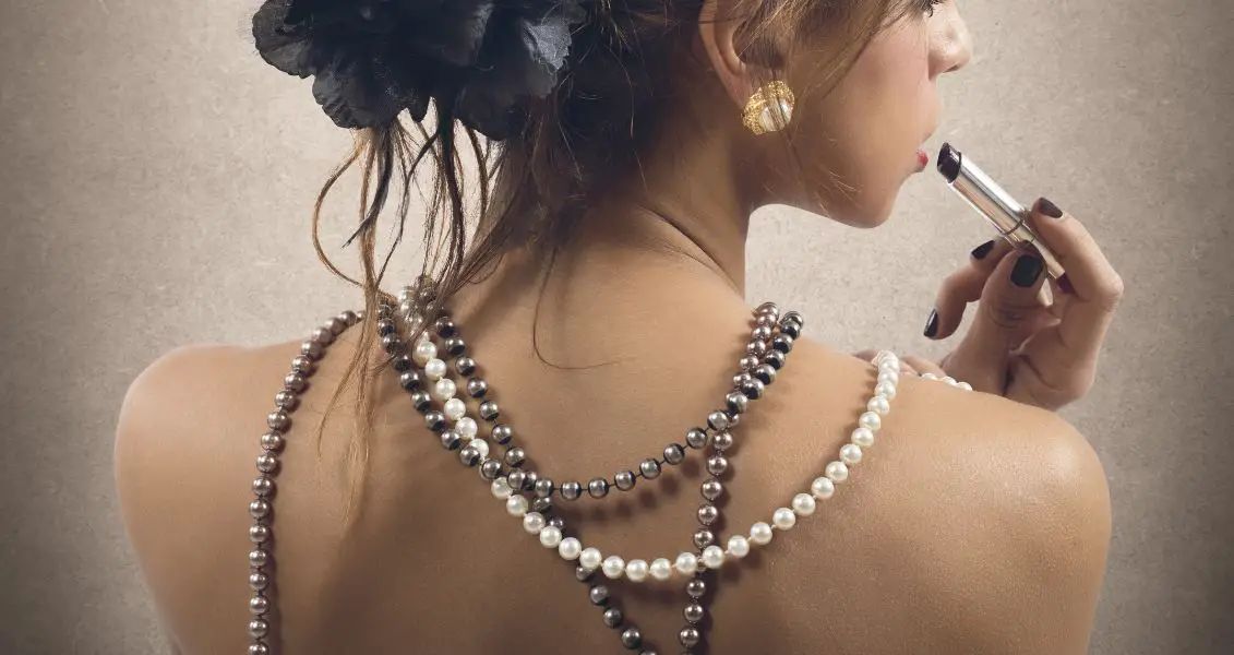 Одевая жемчужины, мы принимаем наш жизненный путь Какой сегодня, 15 декабря, праздник: Всемирный день чая и ношение жемчуга 5