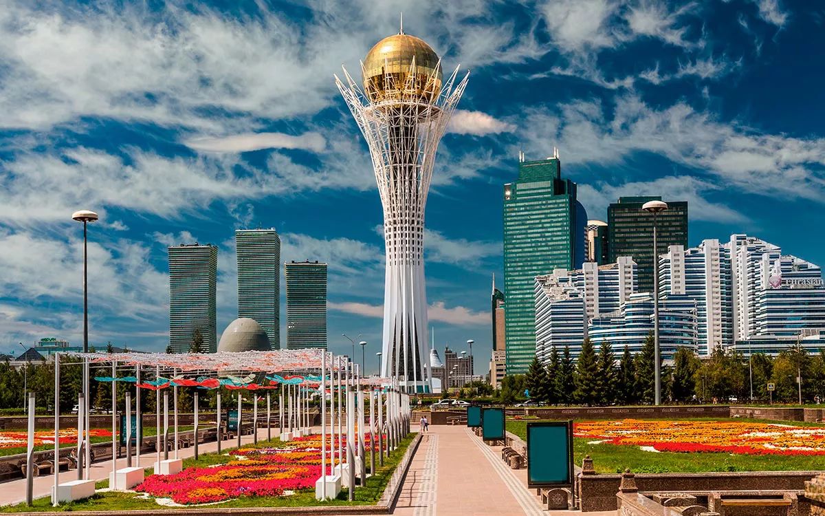 Казахстан – країна контрастів Яке сьогодні, 16 грудня, свято: День дурнуватих іграшок та вина Піно Меньє 2