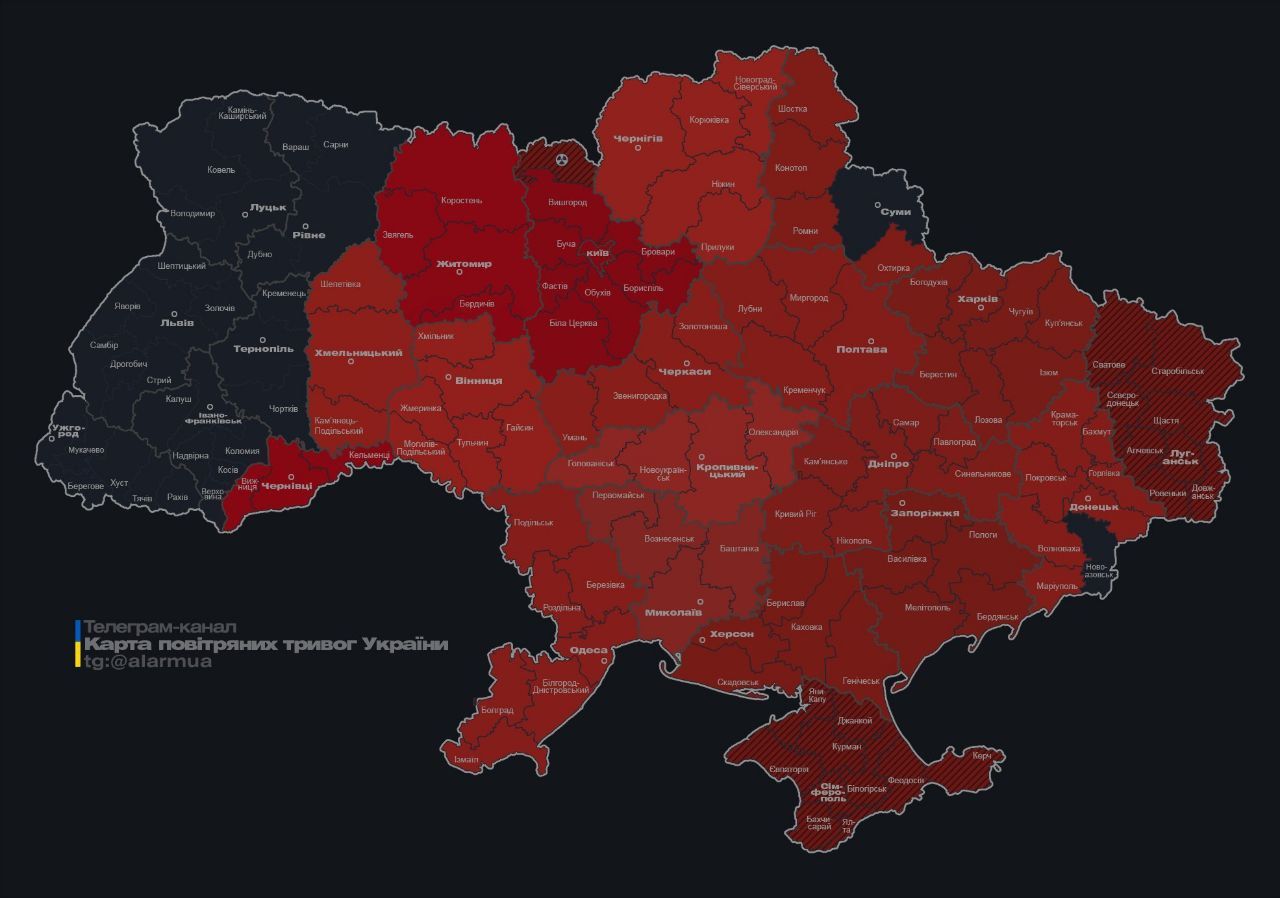 Одесса - под атакой дронов и ракет: в городе почти блекаут, есть проблемы с водой и связью.