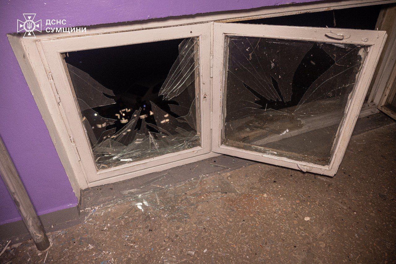 У Сумах російський дрон влучив у багатоповерхівку: у ДСНС розповіли про наслідки 4