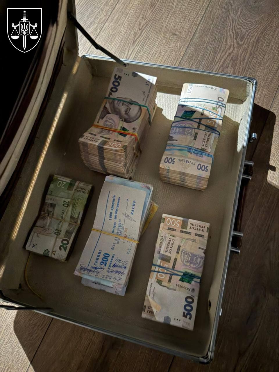 Понад пів мільярда на лівих фірмах: оборонні гроші намагалися відмити через конвертаційний центр - Офіс Генпрокурора 3