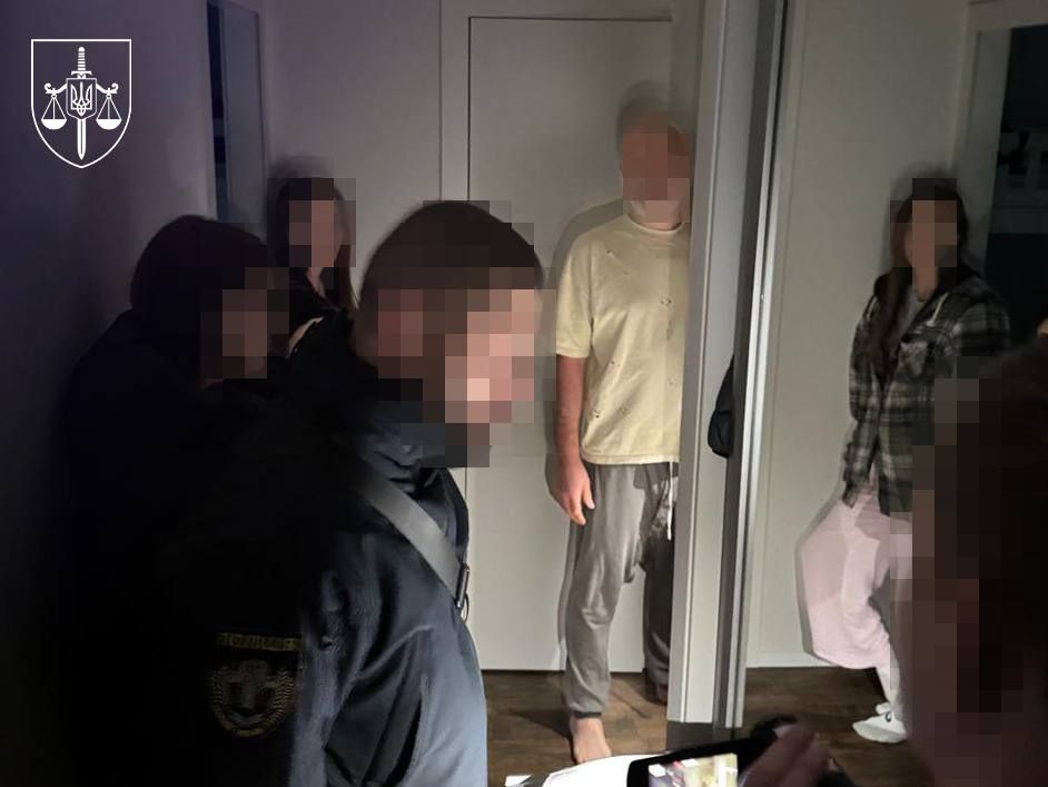 Понад пів мільярда на лівих фірмах: оборонні гроші намагалися відмити через конвертаційний центр - Офіс Генпрокурора 1