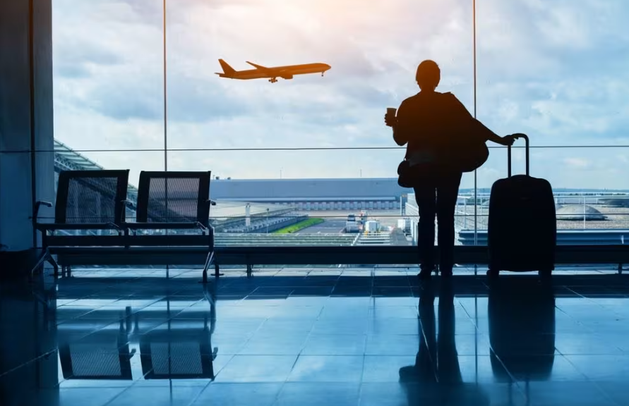 Змінюючи місце проживання сподівання на краще майбутнє їхнє, їхніх дітей та наступних поколінь. Яке сьогодні, 18 грудня, свято: День військової контррозвідки України та вдячності сніжинці 3