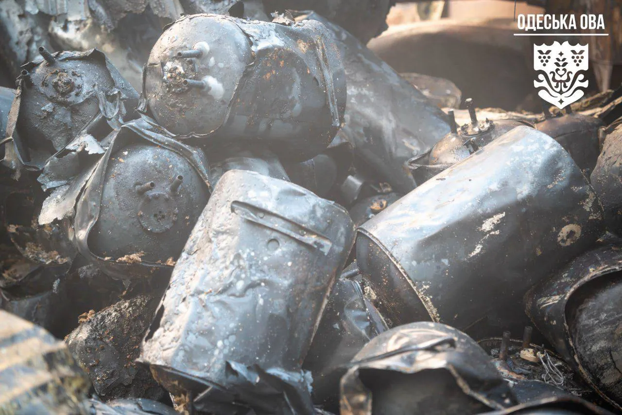 Росія вночі атакувала Одещину дронами: згорів склад із побутовою технікою 2