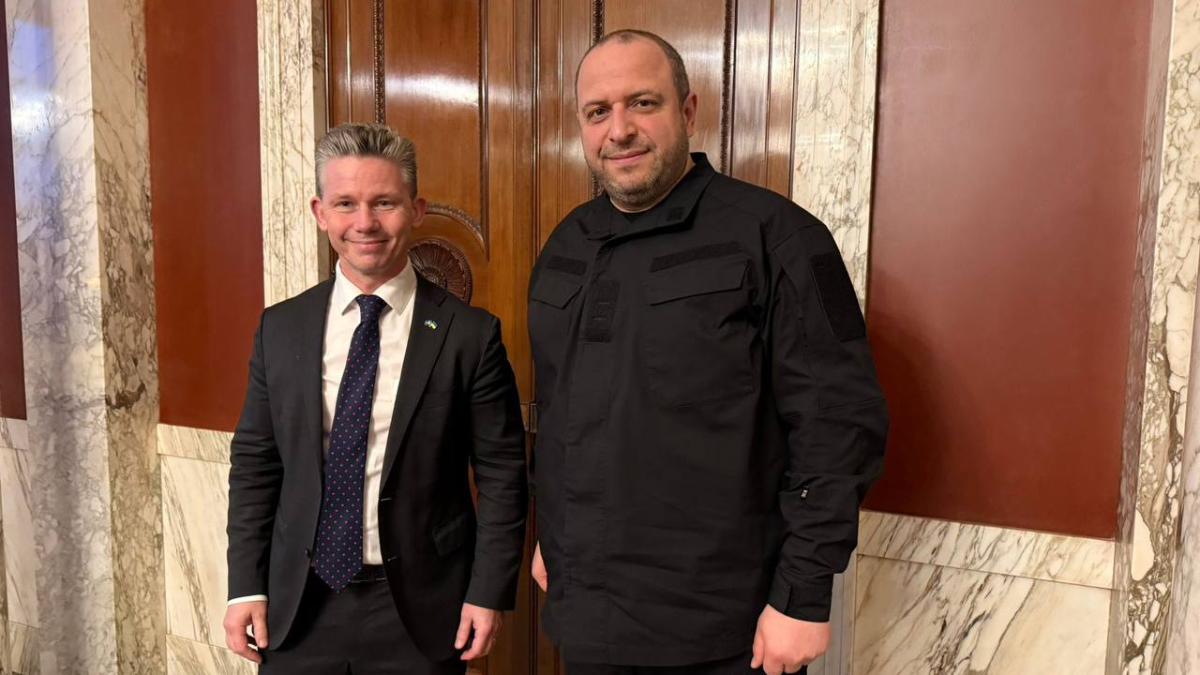 Рустем Умєров і Пол Йонсон