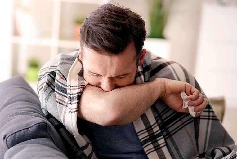 Теплые напитки и еда являются хорошими избавителями от кашля Не только куриный бульон: что выбирают профессиональные повара и врачи, когда болеют.