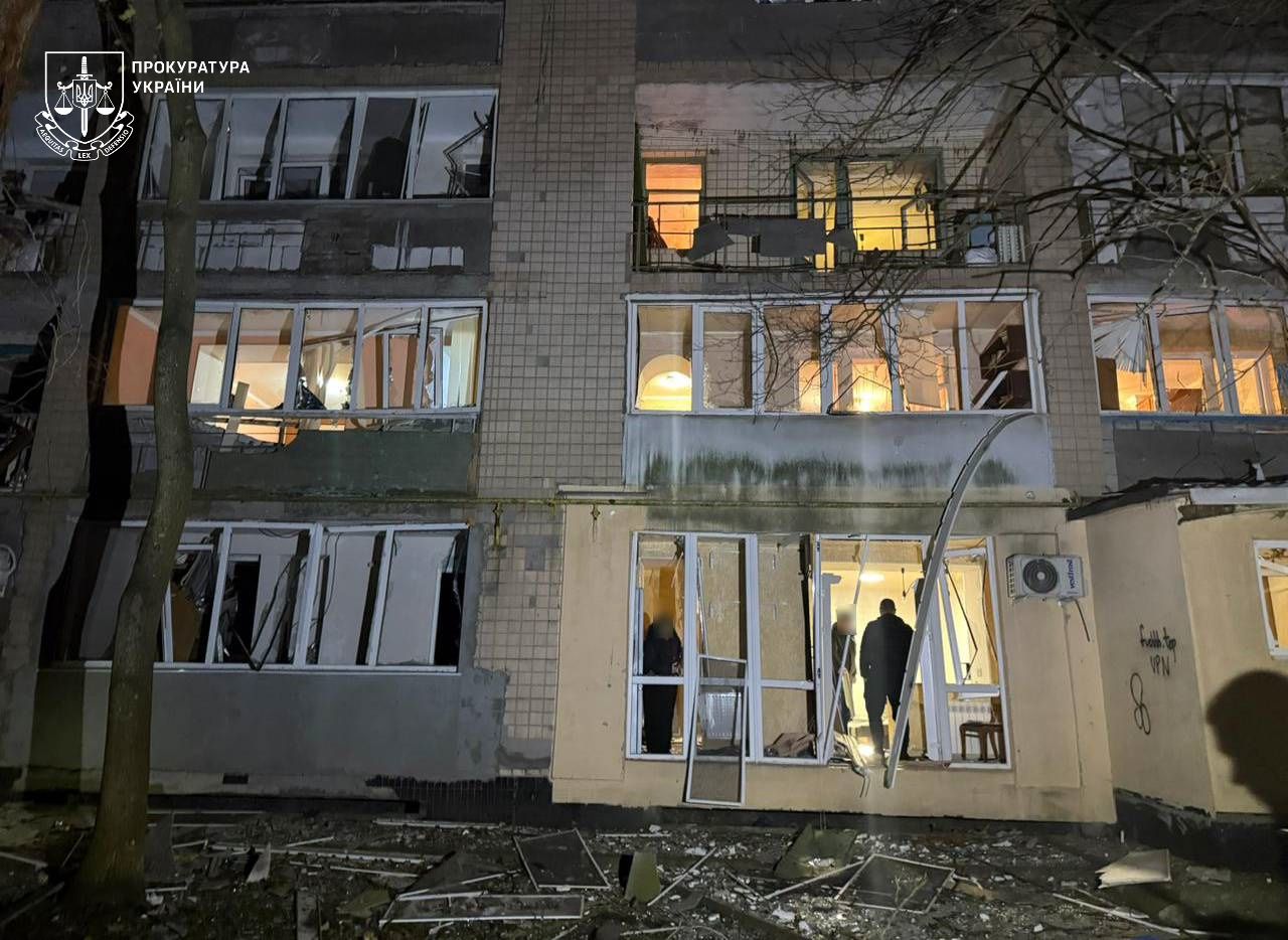 Враг снова бьет по гражданским: в Одесском районе в результате ночной атаки дронов пострадали восемь человек 3