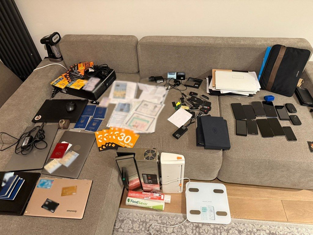 Поліція у Варшаві затримала українця з рекордним вантажем наркотиків - він ще викрадав елітні автівки 5