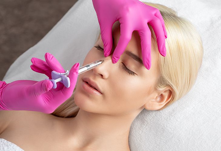 Краще звертатить за процедурою жо фахівців, які мають медичну освіту