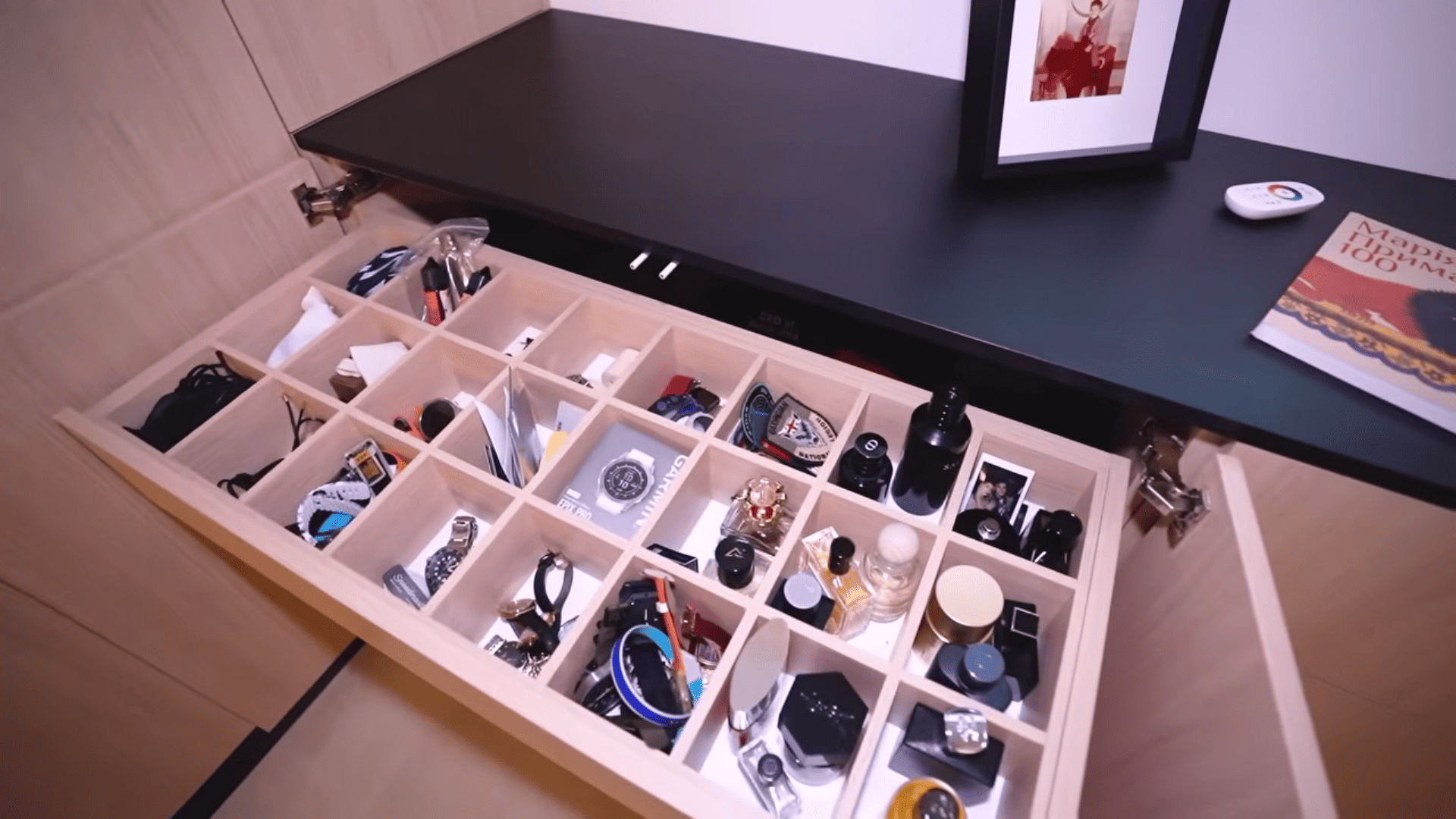 Анатоліч показав свою колекцію пафусів та годинників