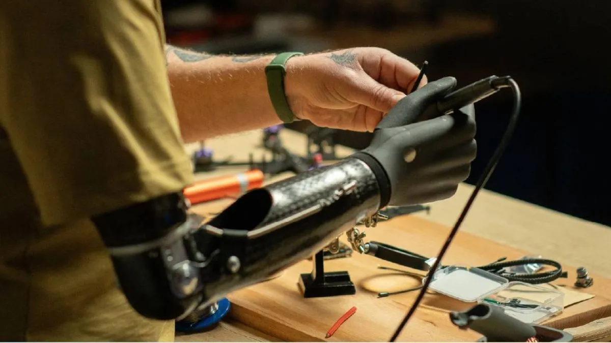 Правительство расширило доступ к протезам и ортезам: получить можно через ЦНАП