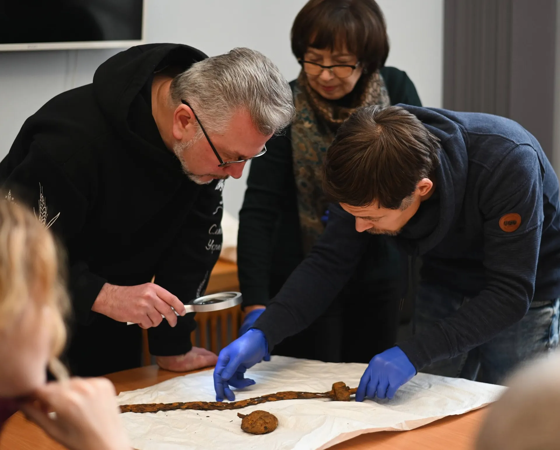 На Житомирщине нашли уникальный меч времен Киевской Руси 1