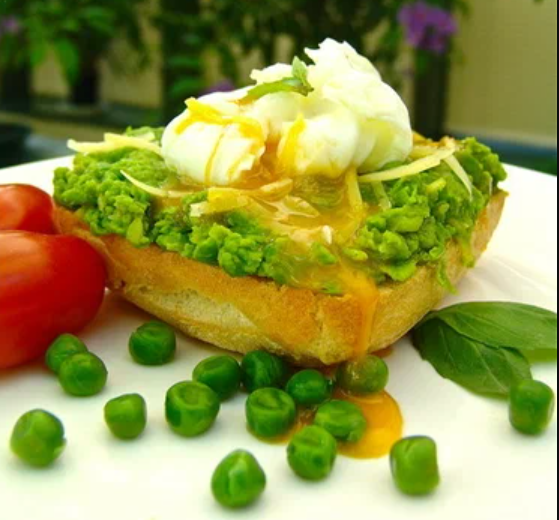 Горошек добавляет блюду свежести