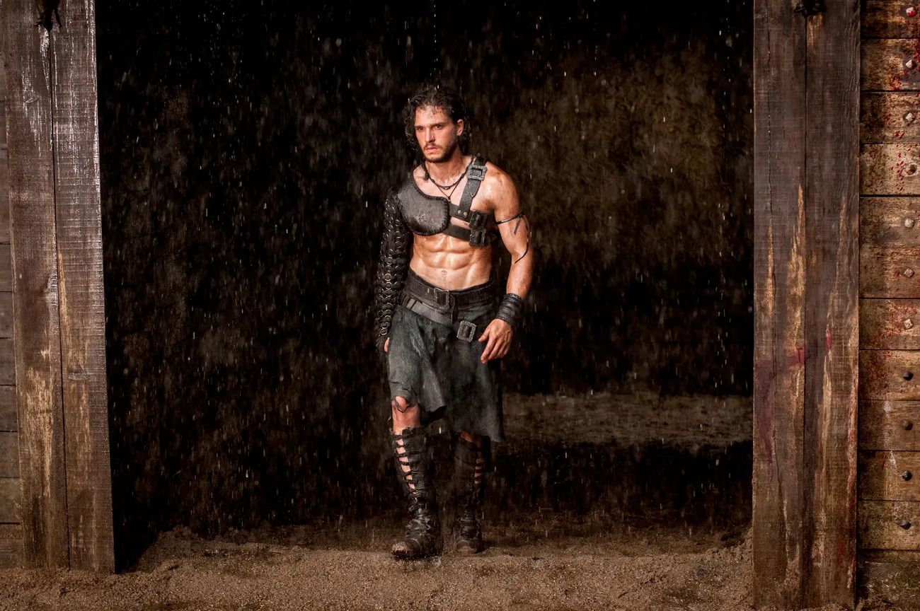 Актер сыграл главную роль в фильме "Помпеи".