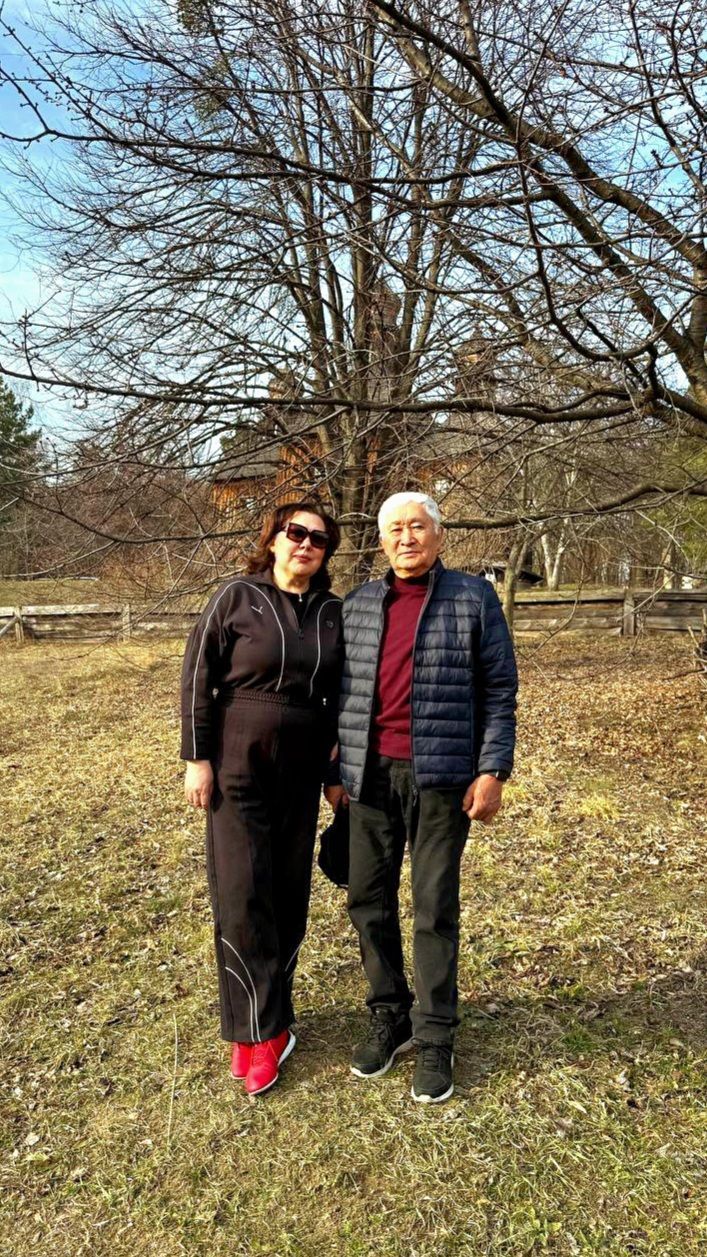 З батьком Геннадієм Нарбоєвим З батьком Геннадієм Нарбоєвим