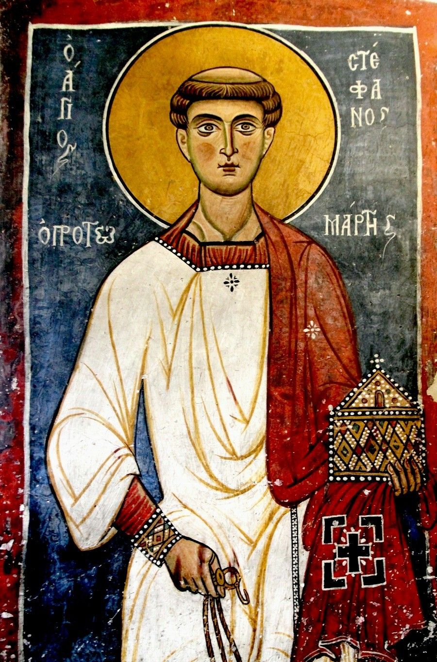 Какой сегодня, 27 декабря, праздник: День вырезания снежинок и фруктового кекса.