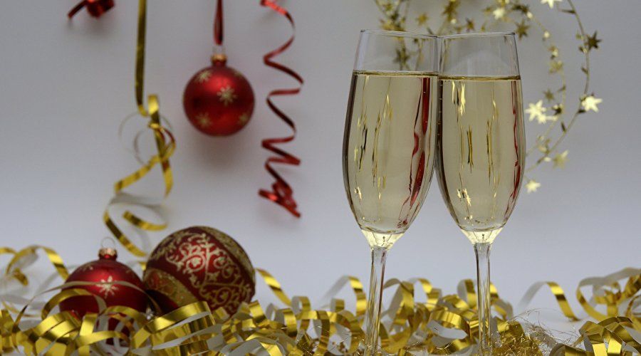 Яке сьогодні, 31 грудня, свято: Щедрий вечір та день шампанського 4