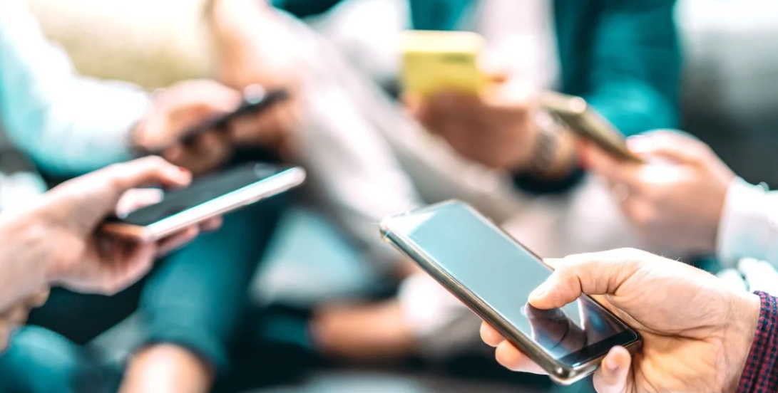 ас просмотра телефона сокращается почти вдвое при таких настройках Телефон управляет вами? Несколько настроек помогут сломать привычку.