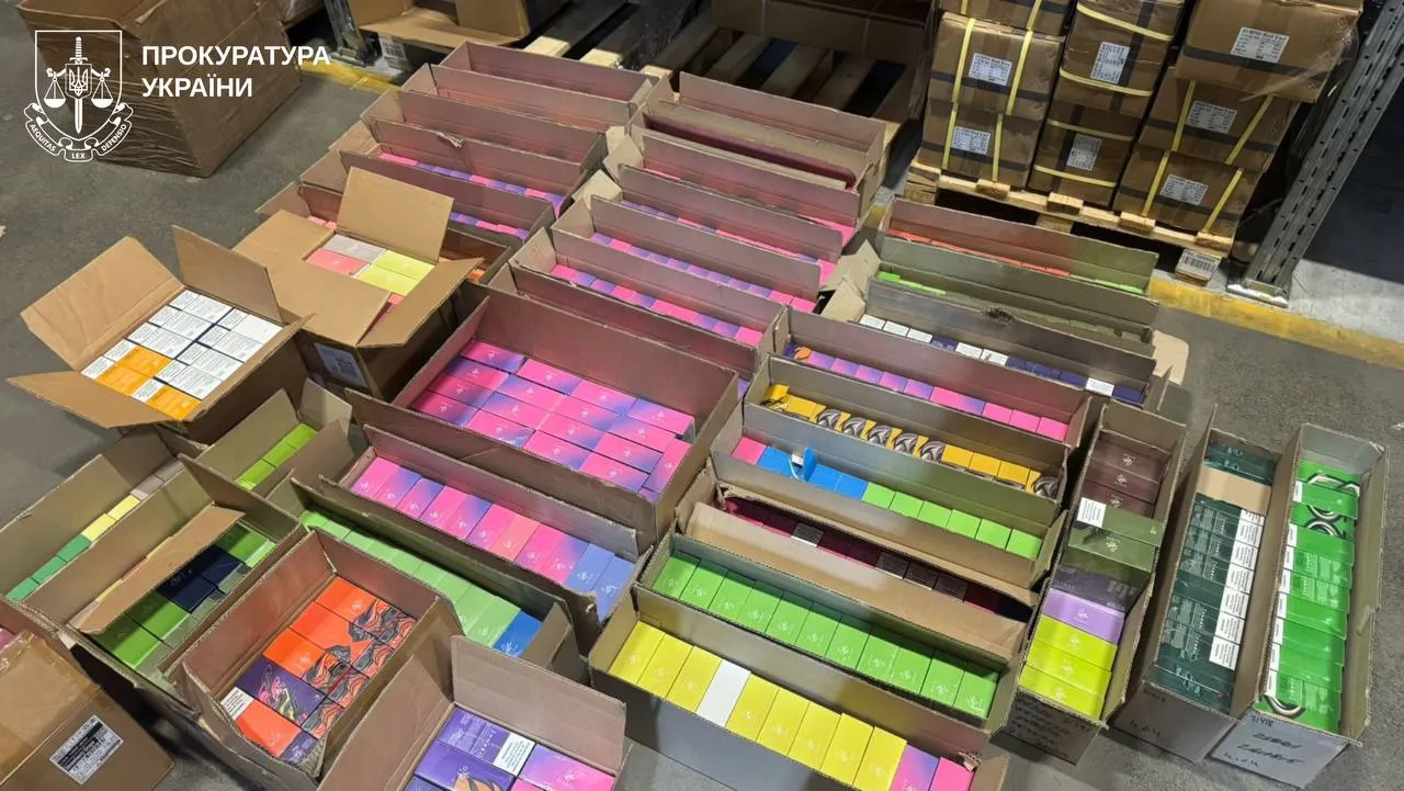 Контрабанды на 10 миллионов: в пригороде Харькова нашли секретный состав электронных сигарет из Китая 2