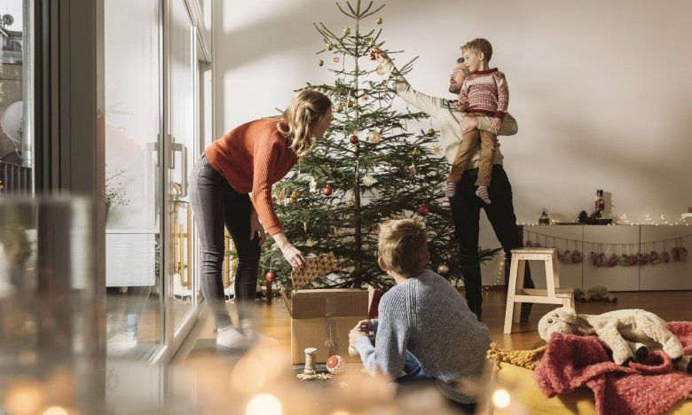 Яке сьогодні, 6 січня, свято: Хрещення Господнє та День прибирання ялинки 4