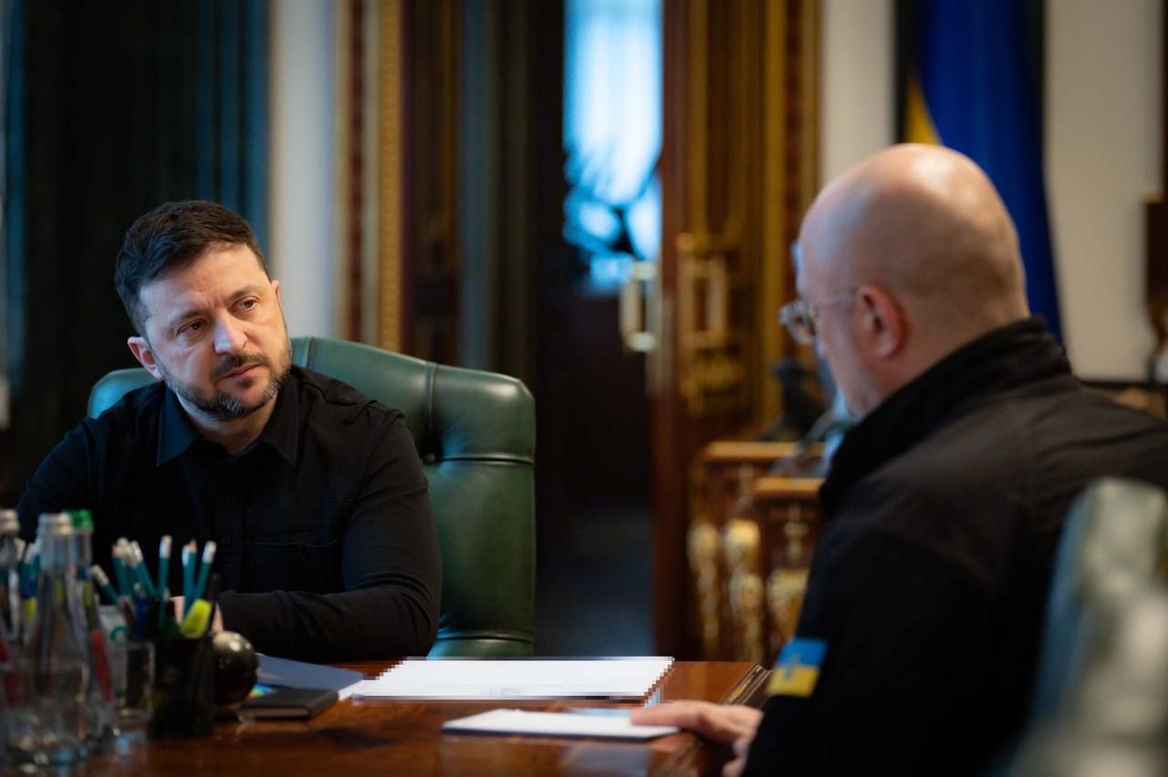 Зеленский обсудил со Шмигалем возобновление энергетики после атак РФ