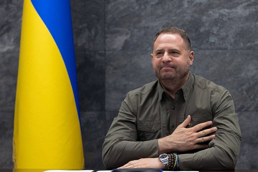 Если верить картам, в рядах ВСУ Ермака пока не будет.