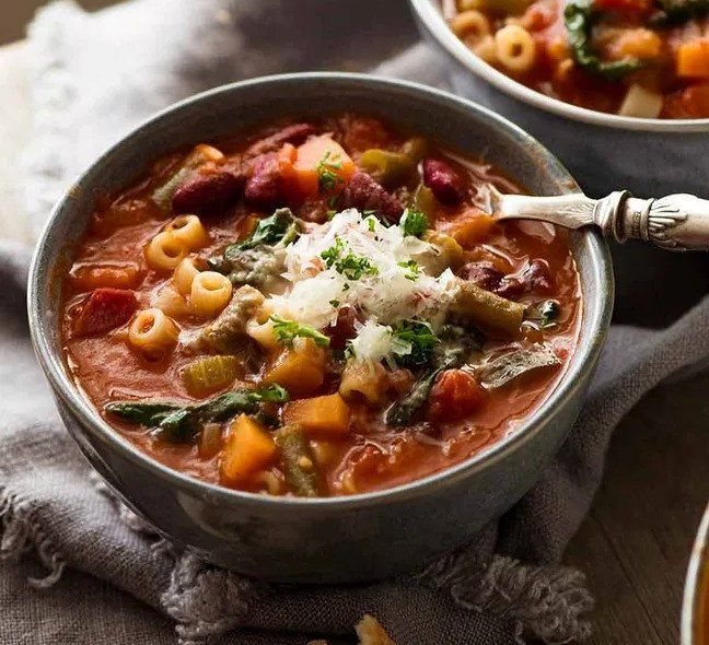 Суп має насичений смак Суп має насичений смак