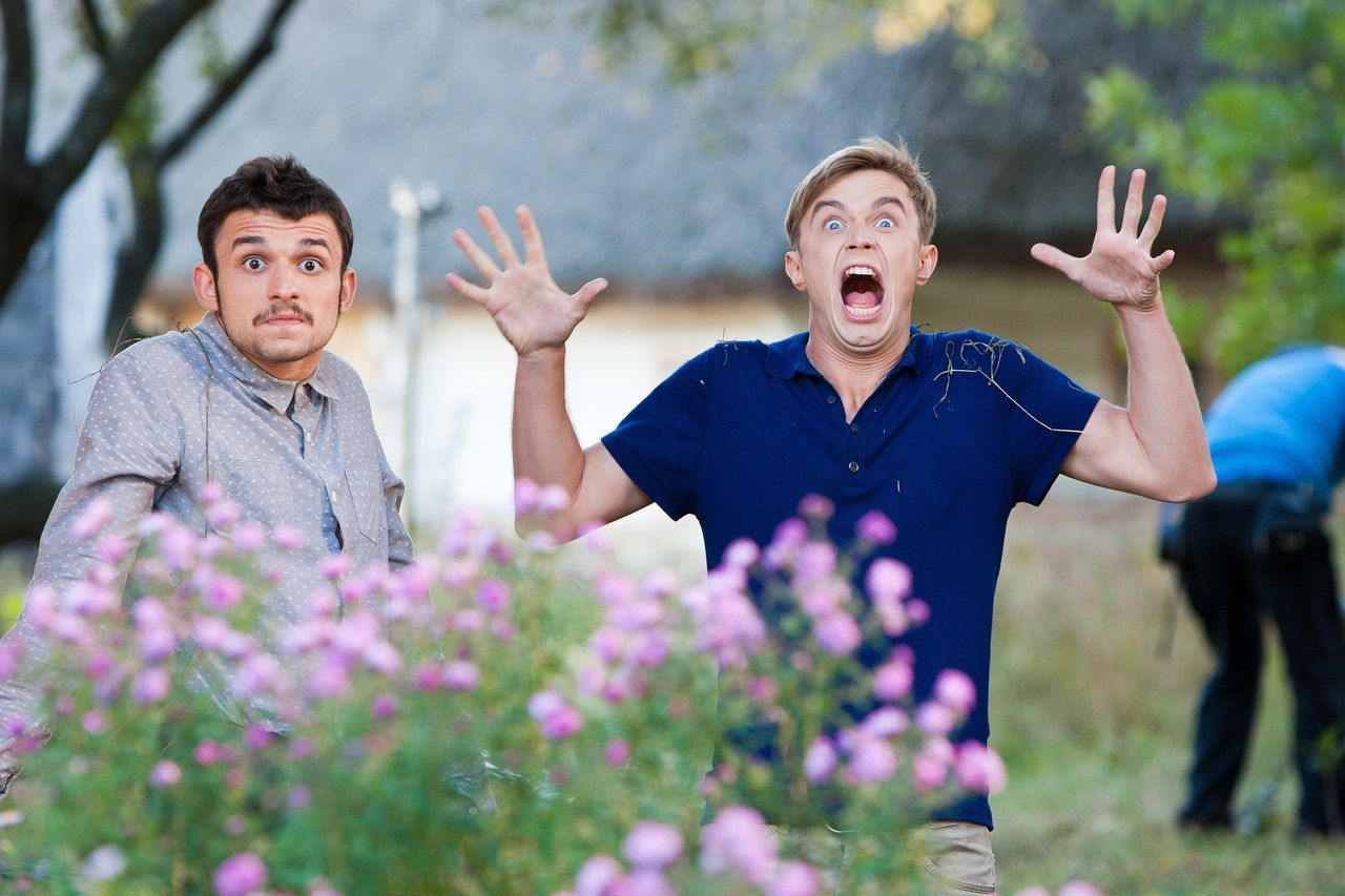 Роль Дзюни (слева), чудаковатого гуцульского парня, в сериале «Последний москаль» для Ивана Шарана была первой в жизни. Роль Дзюни (слева), чудаковатого гуцульского парня, в сериале «Последний москаль» для Ивана Шарана была первой в жизни.