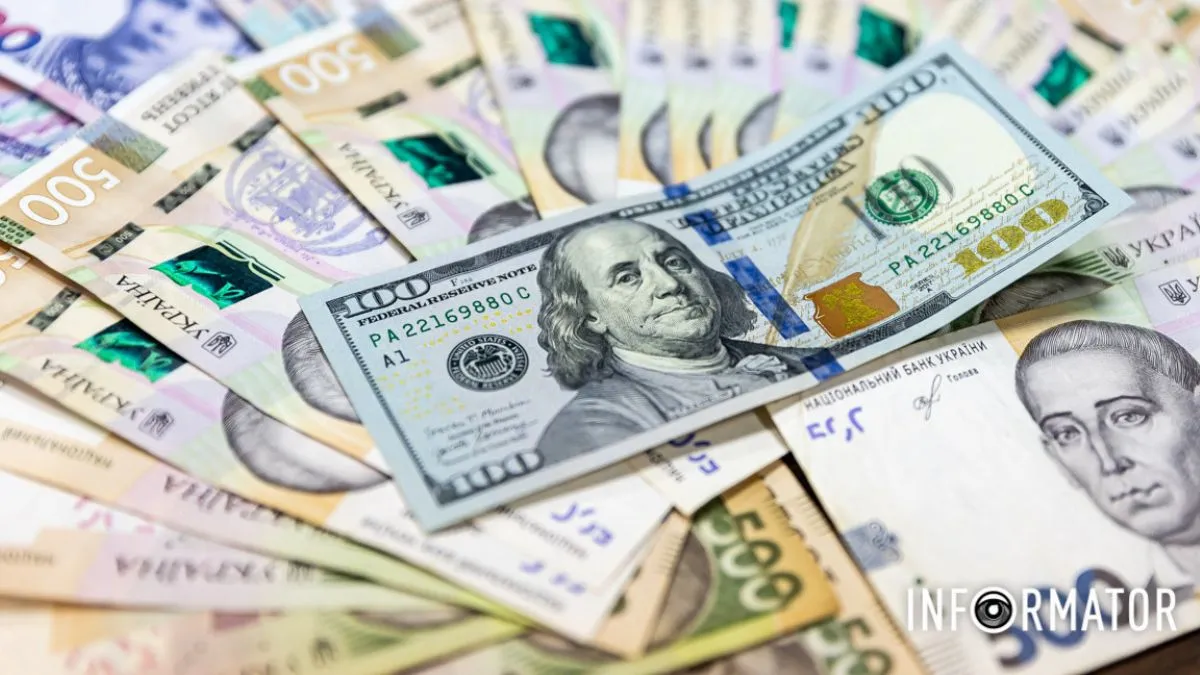 Можемо побачити долар по 43,7 грн цього тижня: прогноз експерта шокує
