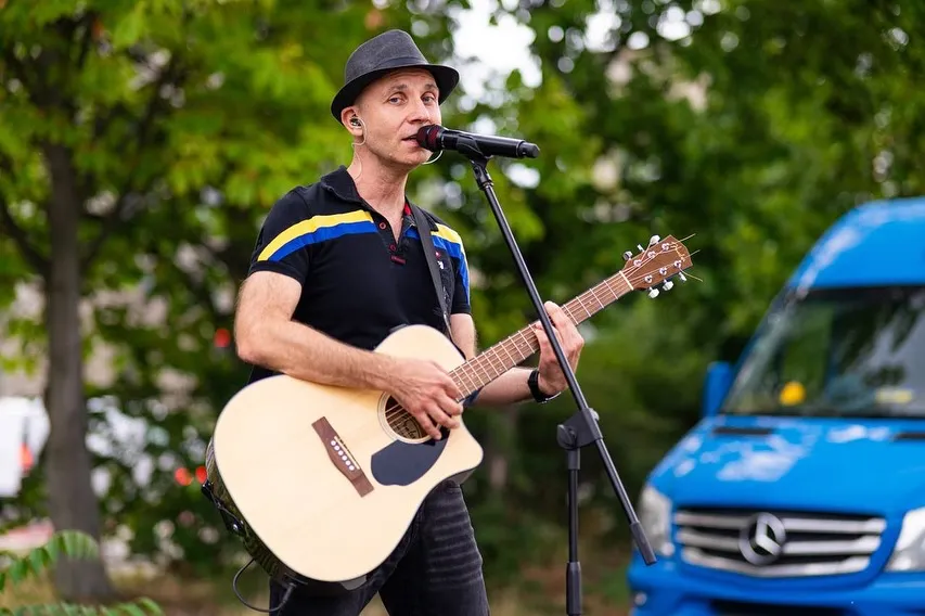 Гурт Вадима Красноокого багато зараз гастролює за кордоном.