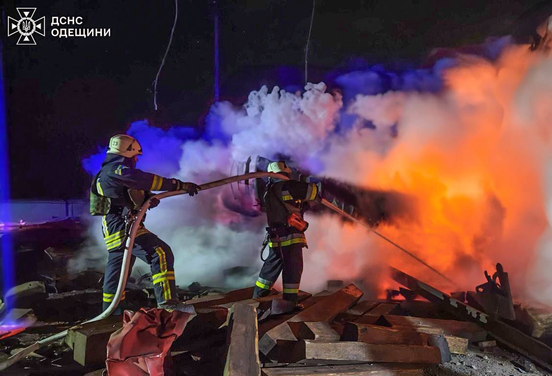 Ночная атака дронами: в Одесской области ударили по энергетике, произошел пожар 2