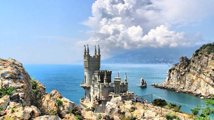 Яке сьогодні, 20 січня, свято: День вшанування захисників Донецького аеропорту та АР Крим 4