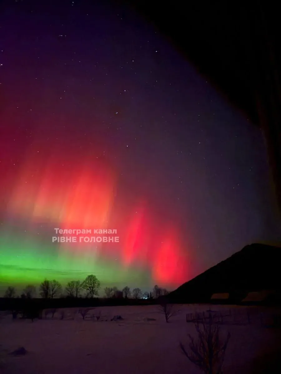 У небі над Україною миготіло полярне сяйво: де помітили рідкісне явище (фото) 7