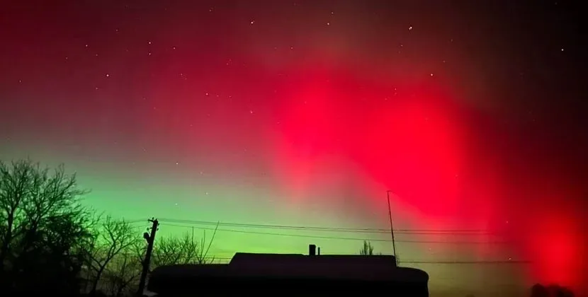 У небі над Україною миготіло полярне сяйво: де помітили рідкісне явище (фото) 5