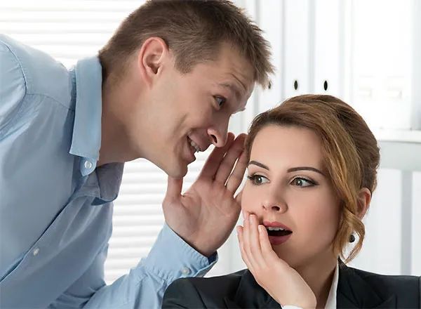 Плітки розлітаються у суспільстві дуже швидко Яке сегодня, 23 сентября, свято: Всесветский день чуток та почерку 4