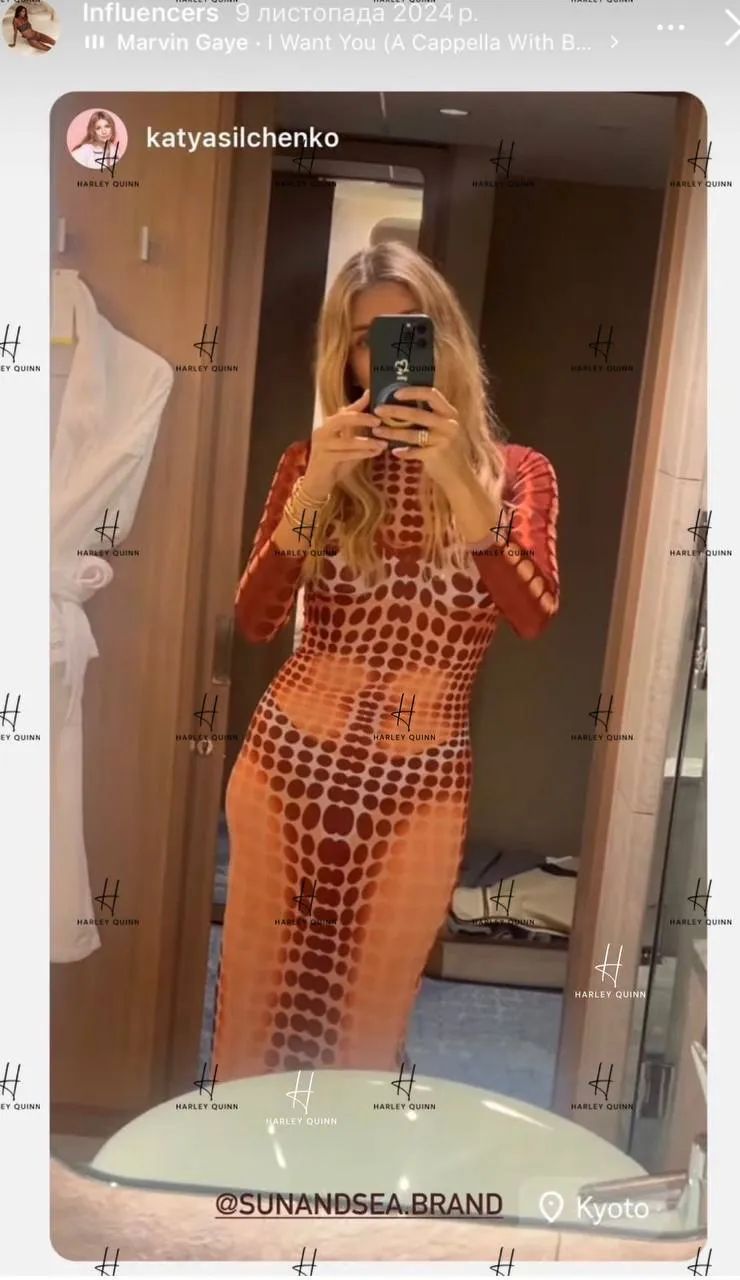 Відомим брендом "розумних купальників" володіє громадянка РФ: їх рекламують Осадча, Полякова та Нікітюк 3