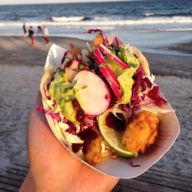 Не варто їсти випадкову їжу у мандрівках