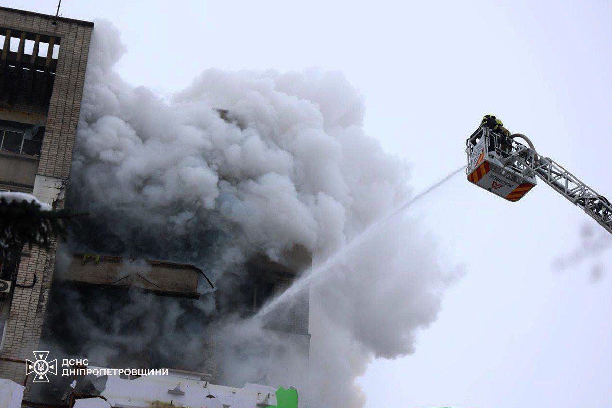 Росіяни вдарили по Дніпру: зруйновано багатоповерхівку, серед постраждалих - діти 1