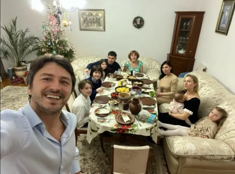 В начале войны Притули пришлось спасать всю свою семью от воров