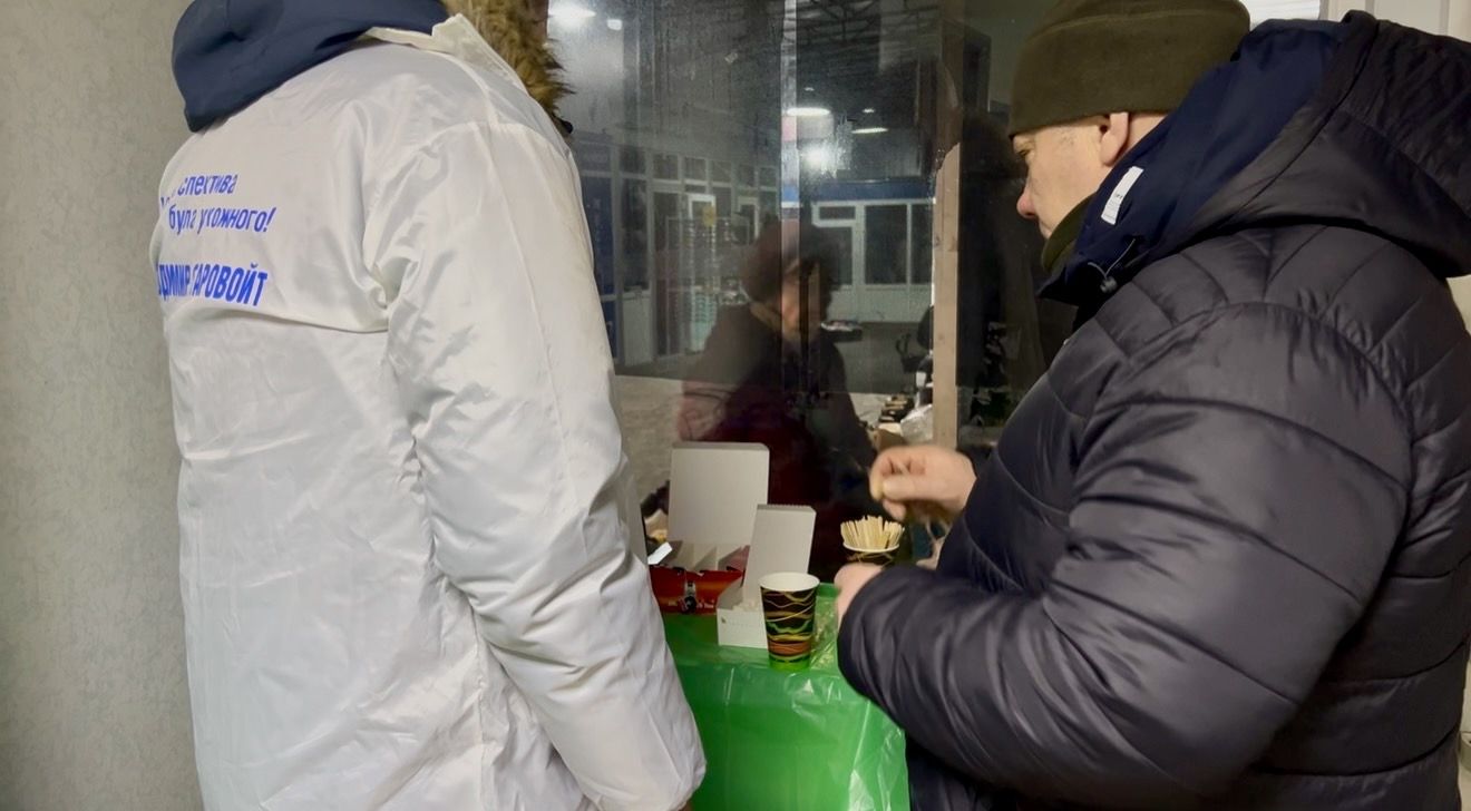 На Оболоні бізнес відкрив ще один Пункт незламності для киян 3