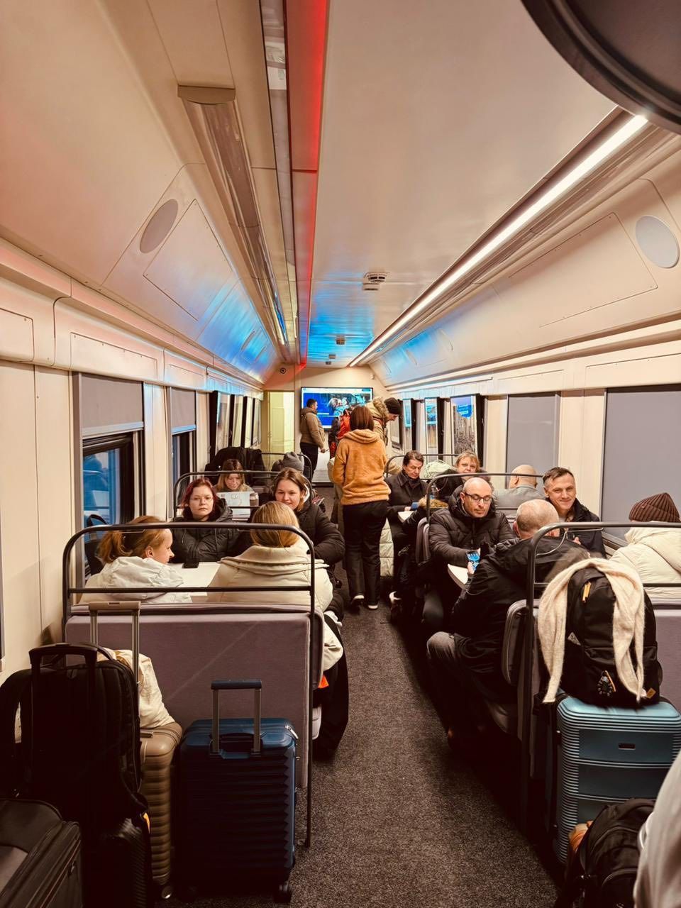 Укрзалізниця відкрила перший Пункт незламності в польському Холмі 1